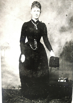 Annie Maddison Around 1900  Married to John Madison of Rocky Hill Station, Kentucky